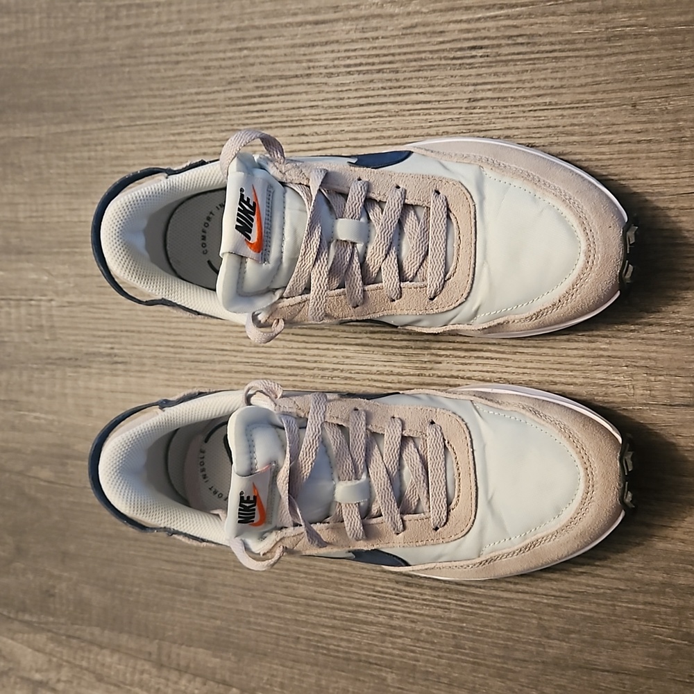 Women's Nike Waffle Debut